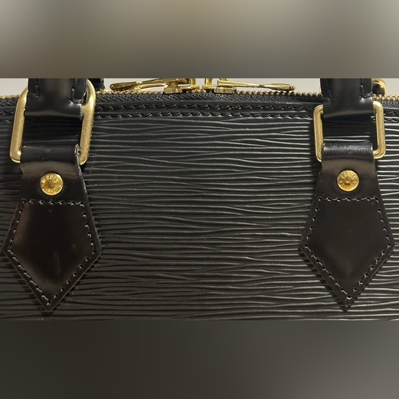 Louis Vuitton Alma PM Epi Textured Leather - Picture 15 of 15